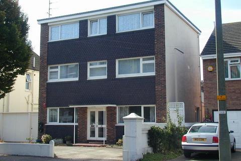 2 bedroom flat to rent, Carnarvon Road, Clacton-on-Sea, Essex, CO15 6PH
