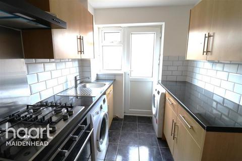 2 bedroom flat to rent, Radcot Close, Maidenhead
