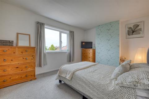 5 Chandlers Close, Redditch, B97 5HU