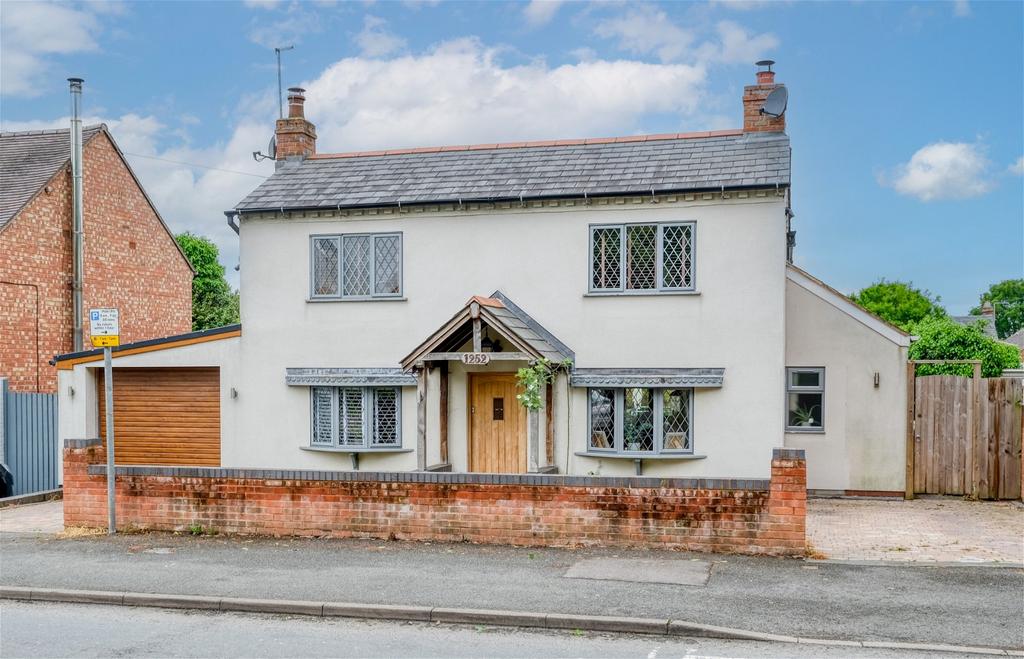 Evesham Road, Astwood Bank B96 6AD 4 bed detached house for sale £500,000