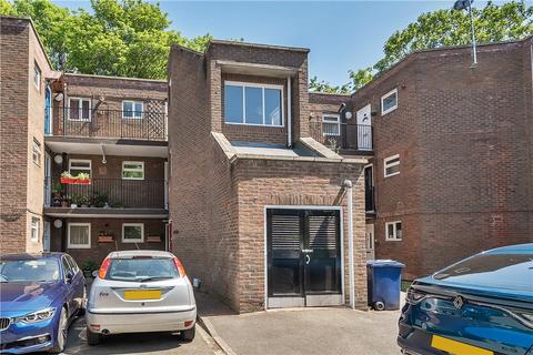 1 bedroom apartment for sale, Garrick Close, Ealing