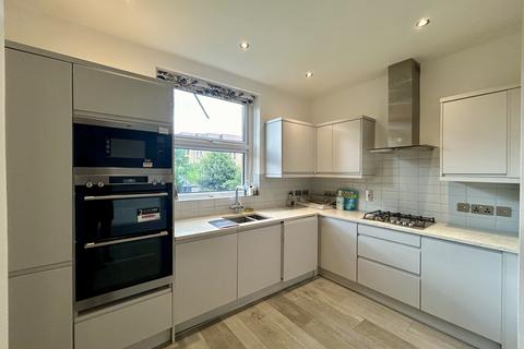 2 bedroom apartment to rent, Lansdowne Road, Croydon, Surrey, CR0