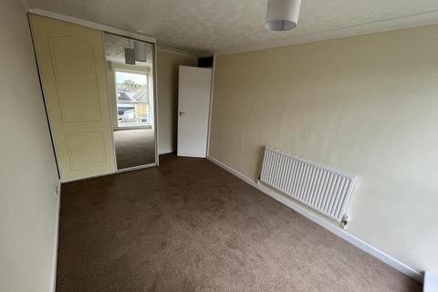 2 bedroom flat to rent, Vine Court, KT12