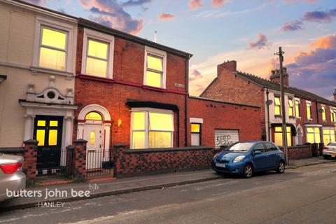 5 bedroom townhouse for sale, Grove Place, Hanley, ST1