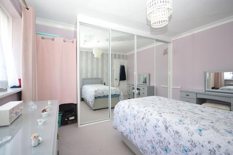 35 Buttermere Close, Folkestone, CT19 5JH