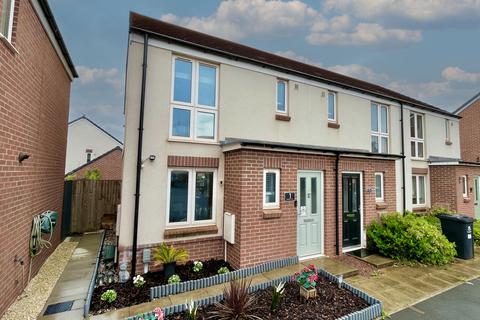 2 bedroom end of terrace house for sale, Kingfisher Drive, Lydney,  GL15 5FX