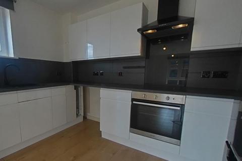 2 bedroom flat to rent, Canute Road, SOUTHAMPTON SO14