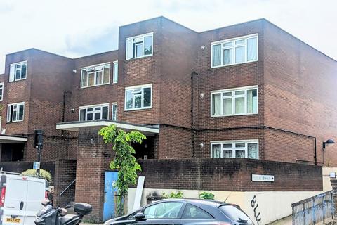 1 bedroom flat for sale, a Northumberland Park, London