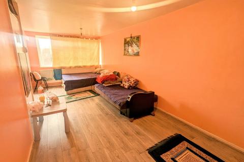 1 bedroom flat for sale, a Northumberland Park, London