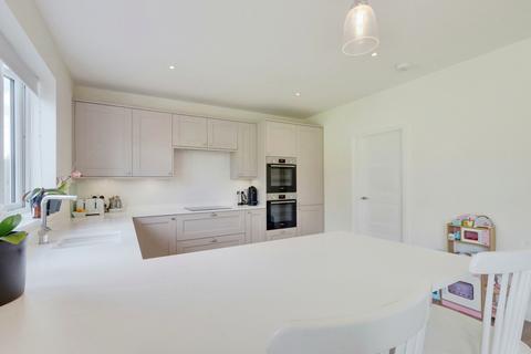 61 Castleton Road, Southend-on-sea, SS2 4UF
