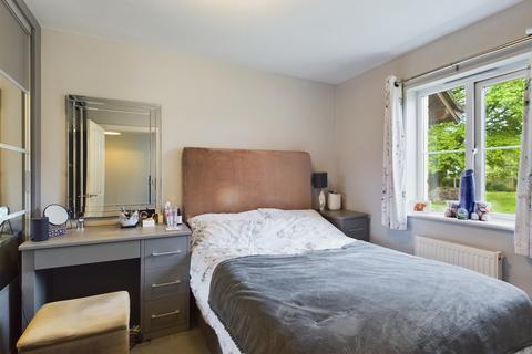 2 bedroom ground floor flat to rent, Hawthorn Gardens, Kendal, LA9 6FG