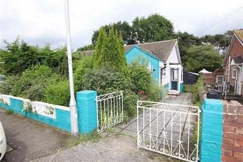 2 bedroom semi-detached bungalow for sale, Cypress Close, Clacton on Sea
