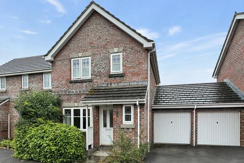3 bedroom detached house to rent, 28 Fell Road, Westbury