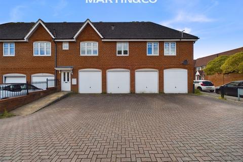 2 bedroom end of terrace house for sale, Skylark Way, Shinfield