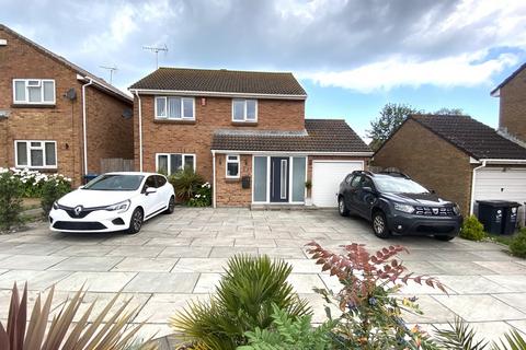 4 bedroom detached house for sale, Crundale Way, Cliftonville