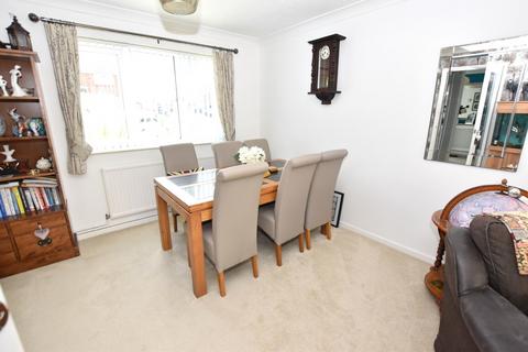 4 bedroom detached house for sale, Crundale Way, Cliftonville