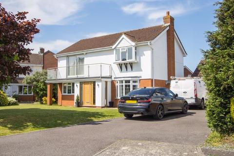 4 bedroom detached house for sale, Whitcliffe Drive, Penarth