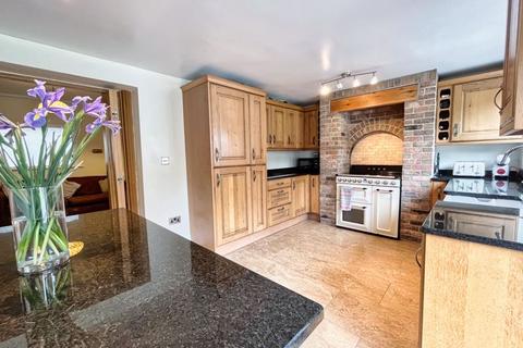 17 Beechwood Avenue, Neath, SA11 3TE