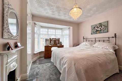 17 Beechwood Avenue, Neath, SA11 3TE