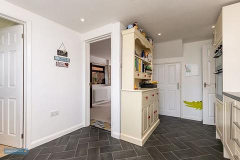 4 bedroom detached house for sale, PARRETT MEAD - cul de sac position