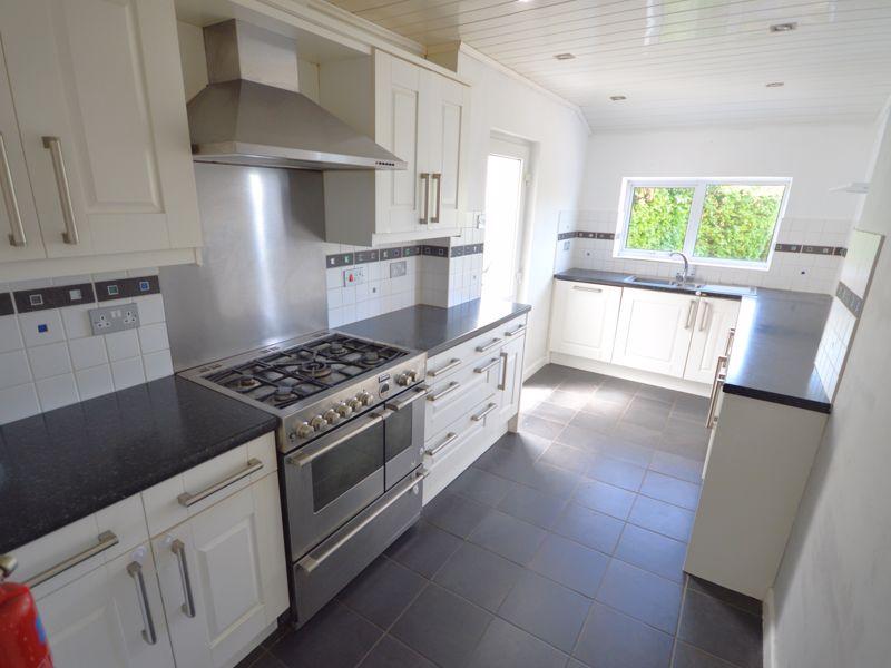 Holywell Crescent, Abergavenny 3 bed semidetached house for sale £