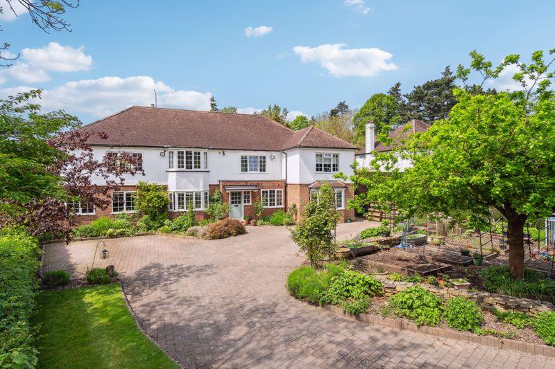 Blackpond Lane, Farnham Royal 6 bed detached house for sale £1,395,000