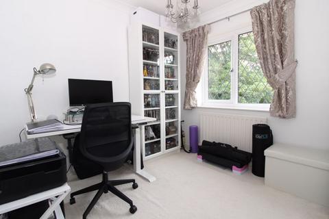 19 Barr Common Road, Walsall, WS9 0SY
