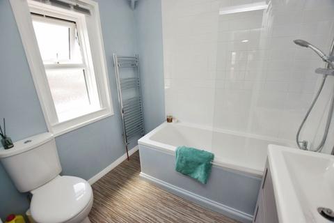 29 Attwyll Avenue, Exeter, EX2 5HW
