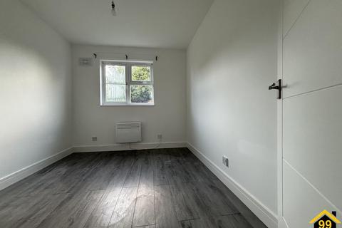 1 bedroom flat to rent, Abbotswood Way, Hayes, UB3