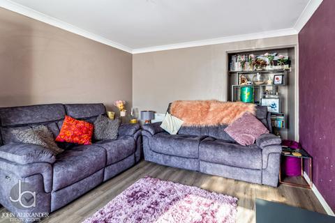 37 Walnut Tree Way, Tiptree, Colchester, CO5 0NL