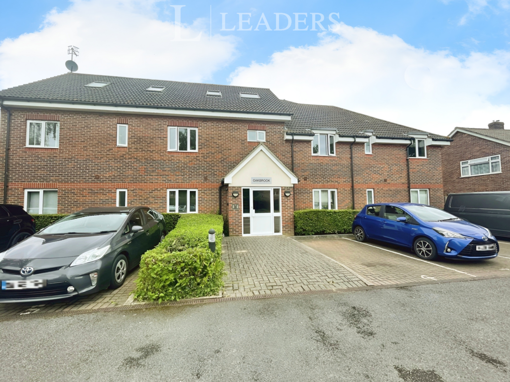 Oakbrook, Northgate, Crawley 2 bed apartment to rent £1,450 pcm (£335 pw)
