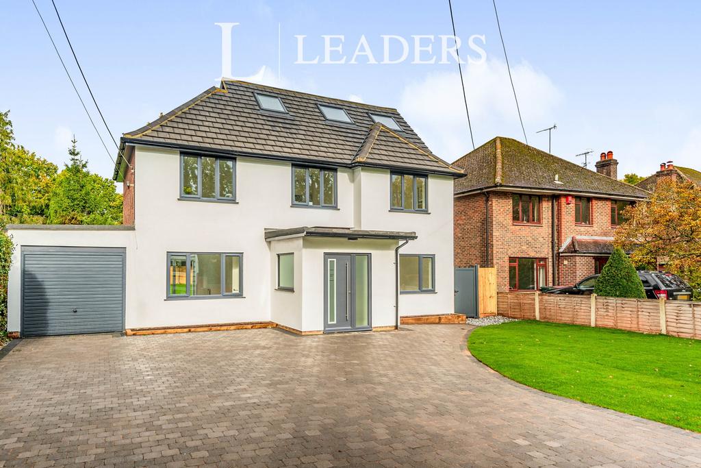 Three Bridges Road 4 bed detached house to rent £3,100 pcm (£715 pw)