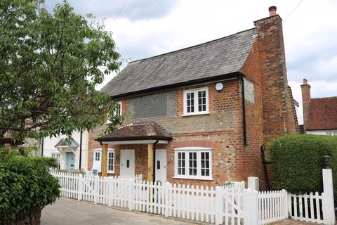 2 bedroom character property to rent, Elm Road, Penn - New Tenancy From Early May