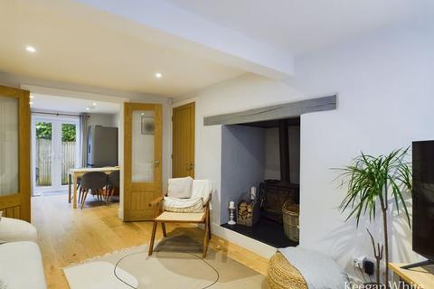 2 bedroom character property to rent, Elm Road, Penn - New Tenancy From Early May