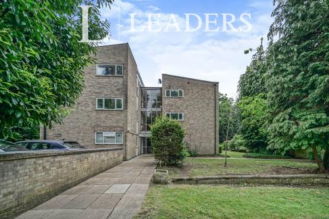 2 bedroom flat to rent, Flat 18, Southwood Court