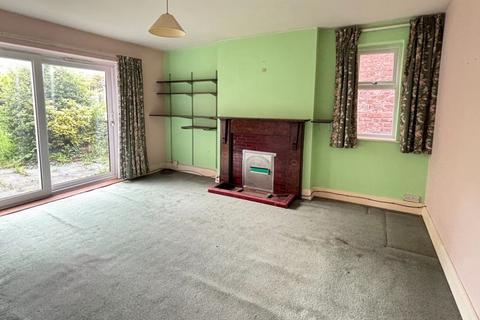 3 bedroom detached house for sale, Edwy Parade, Kingsholm, Gloucester