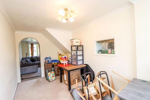 3 bedroom end of terrace house to rent, 4 Hayward Close, Clevedon