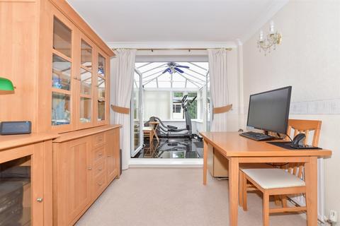 3 bedroom semi-detached house for sale, Baywell, Leybourne, Kent