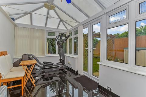 3 bedroom semi-detached house for sale, Baywell, Leybourne, Kent