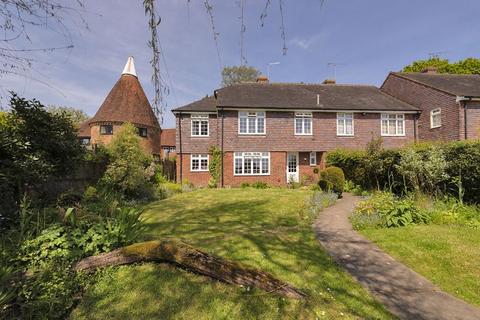 4 bedroom end of terrace house for sale, Church Close, Brenchley TN12