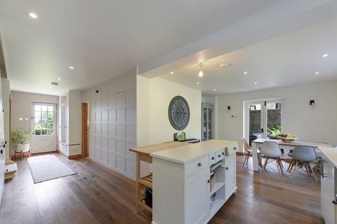 4 bedroom end of terrace house for sale, Church Close, Brenchley TN12