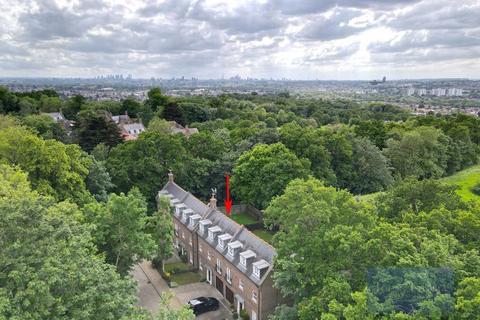 2 Regents Drive, Woodford Green, IG8 8RZ