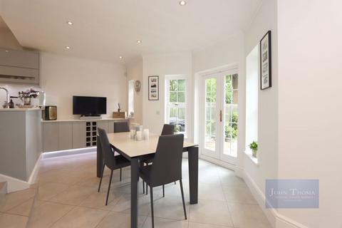 2 Regents Drive, Woodford Green, IG8 8RZ