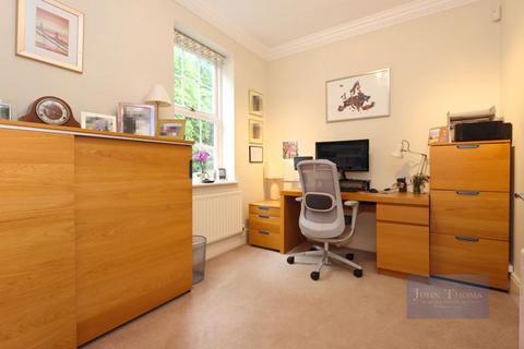 2 Regents Drive, Woodford Green, IG8 8RZ