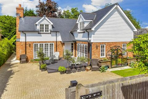 3 bedroom detached house for sale, North Street, Headcorn, Kent