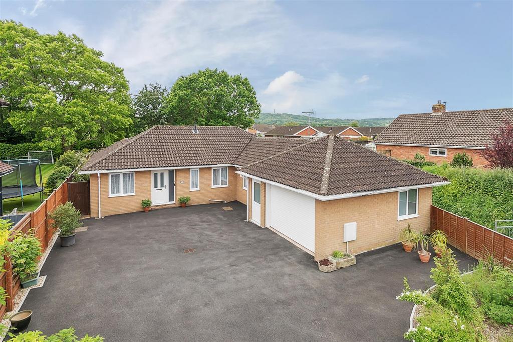 Wellesley Park, Wellington 4 bed bungalow for sale £595,000