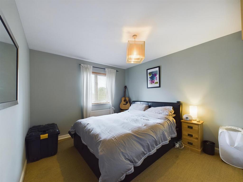 Bed 1.jpg