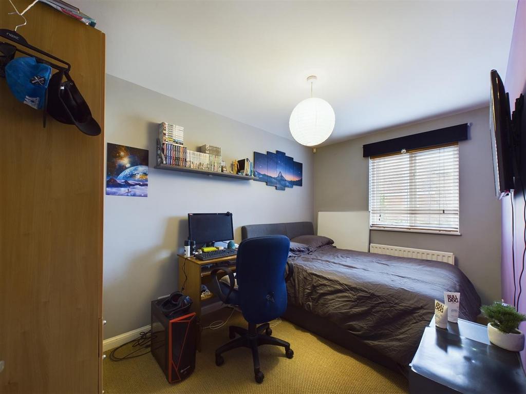 Bed 2.jpg