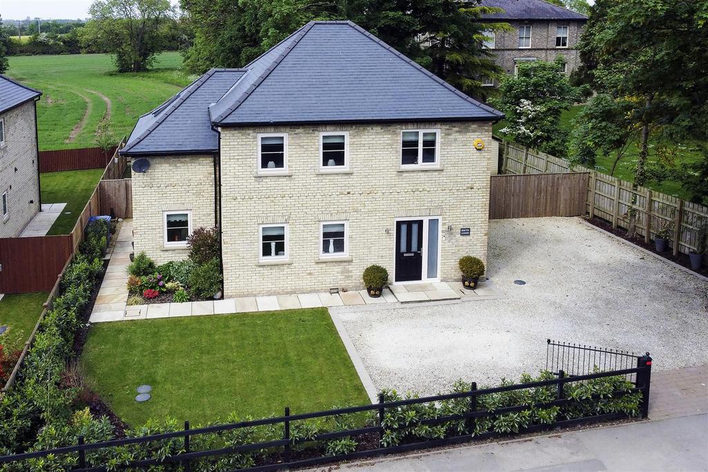 Full Sutton, York 4 bed detached house for sale £550,000
