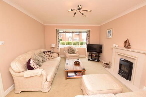 4 bedroom detached house for sale, Greenlands Avenue, New Waltham DN36